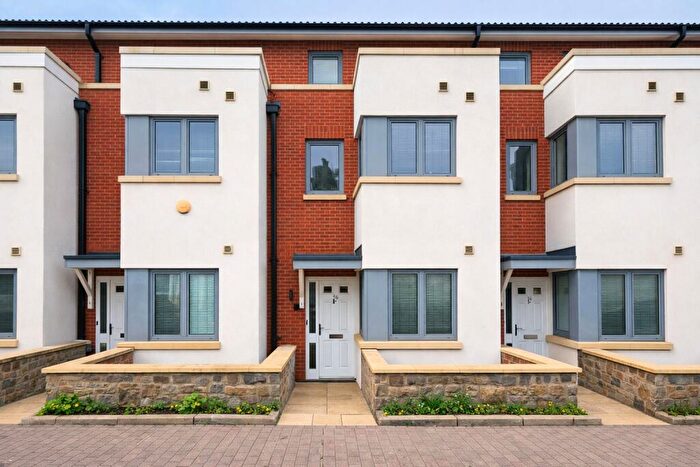 3 Bedroom Terraced House For Sale In Barton Road, Bristol, BS2