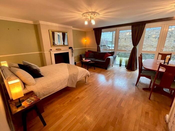 4 Bedroom Flat To Rent In Attneave Street, Lse, Ucl, Clerkenwell, West End, Bloomsbury, Holborn, London, WC1X