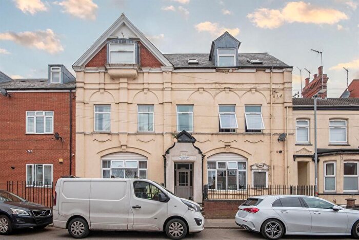 2 Bedroom Flat For Sale In Wellington Street, Kettering, NN16