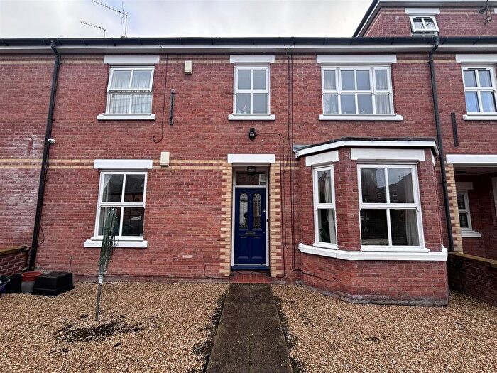 2 Bedroom Flat To Rent In William Street, Didsbury Village, Manchester, M20