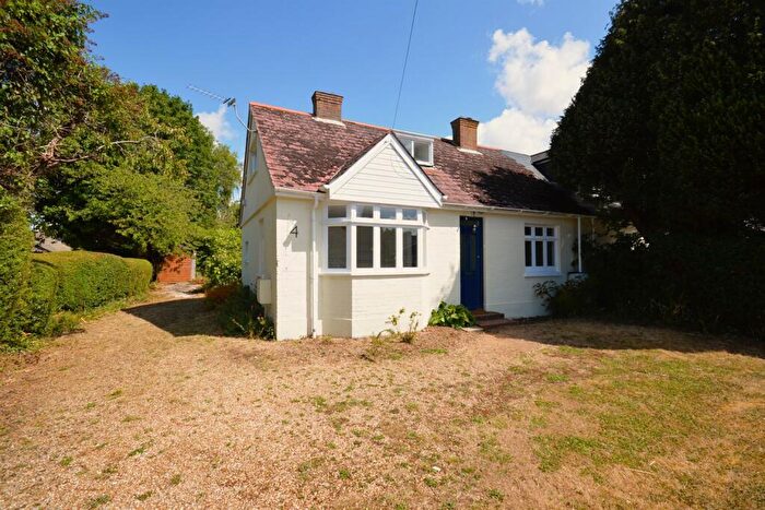 3 Bedroom Chalet To Rent In Canute Road, Bosham, Chichester, PO18