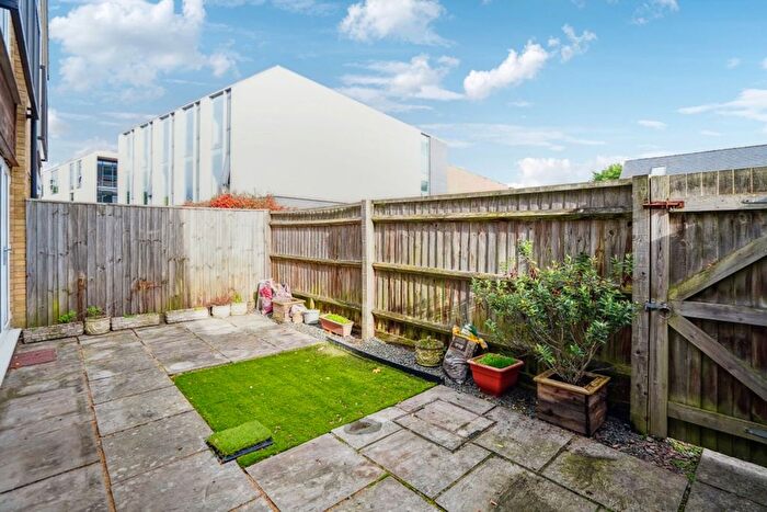 1 Bedroom Flat For Sale In Station Road, Beaconsfield, HP9