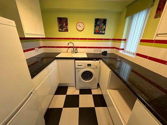 1 Bedroom Flat For Sale In Norton Court, High Street South, Dunstable, LU6