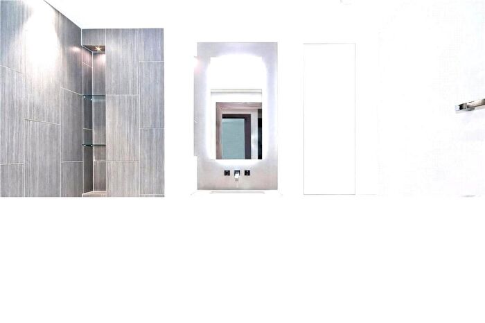 2 Bedroom Apartment To Rent In Admiralty House, Vaughan Way, London, E1W