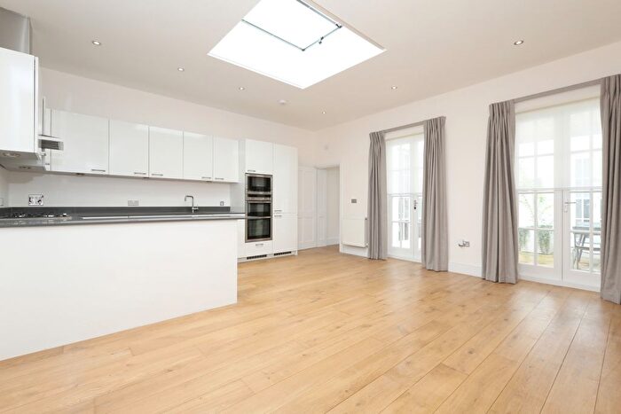 2 Bedroom Flat To Rent In Seymour Street, London, W1H