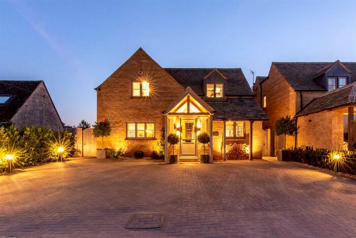 4 Bedroom Property For Sale In Upper Rissington, Cheltenham, Gloucestershire, GL54