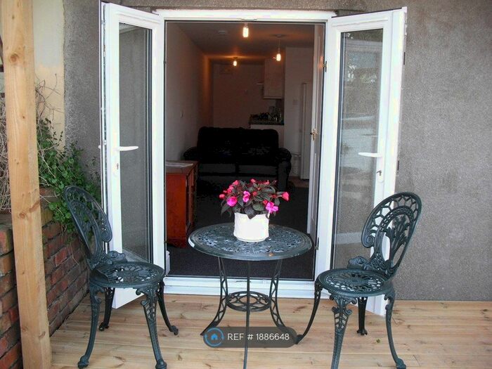 1 Bedroom Flat To Rent In Jubilee Road, Knowle, Bristol, BS4