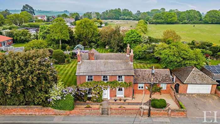 4 Bedroom Detached House For Sale In Thorpe-le-soken, Clacton-on-Sea, CO16