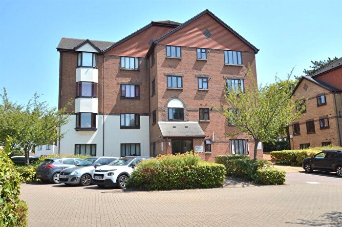 1 Bedroom Apartment For Sale In St. Annes Mount, Redhill, Surrey, RH1