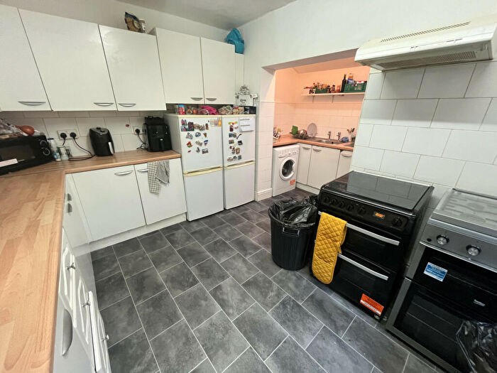 7 Bedroom Terraced House To Rent In Hanover Square, Leeds, West Yorkshire, LS3