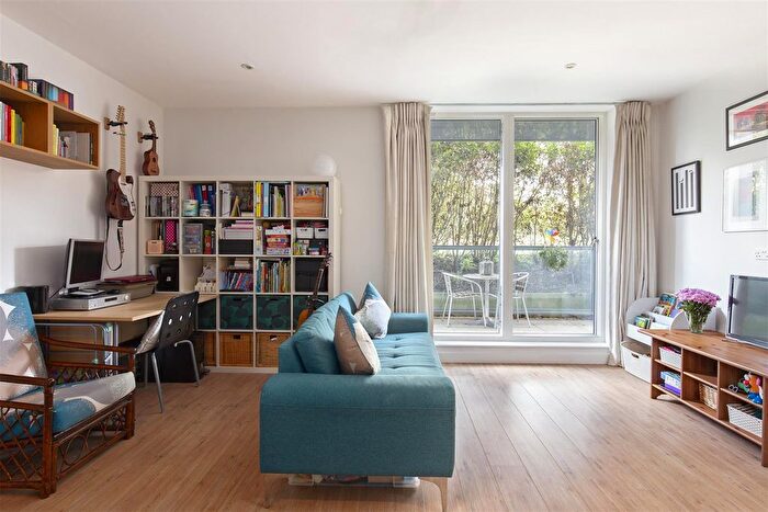 1 Bedroom Flat For Sale In Fyfe House, New River Village, Hornsey, N8
