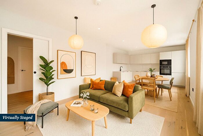 3 Bedroom Flat For Sale In Coverdale Road, Willesden Green, NW2