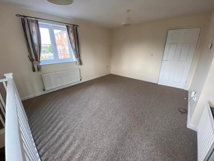 2 Bedroom Flat To Rent In Beechcroft Walk, Bristol, BS7