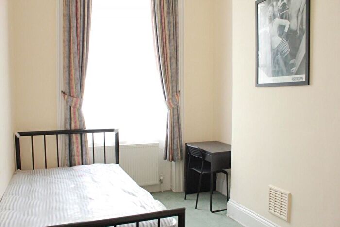 6 Bedroom Terraced House To Rent In Paston Place, BN2