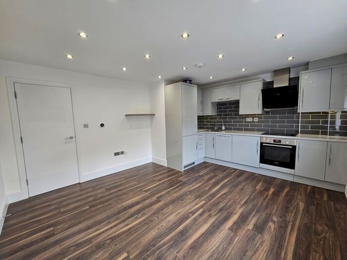 2 Bedroom Apartment To Rent In Napier Road, Luton, LU1