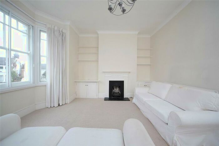 2 Bedroom Flat To Rent In Gosberton Road, Balham, London, SW12