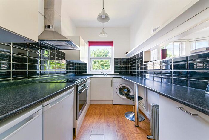 1 Bedroom Flat For Sale In Avondale Road, South Croydon, CR2