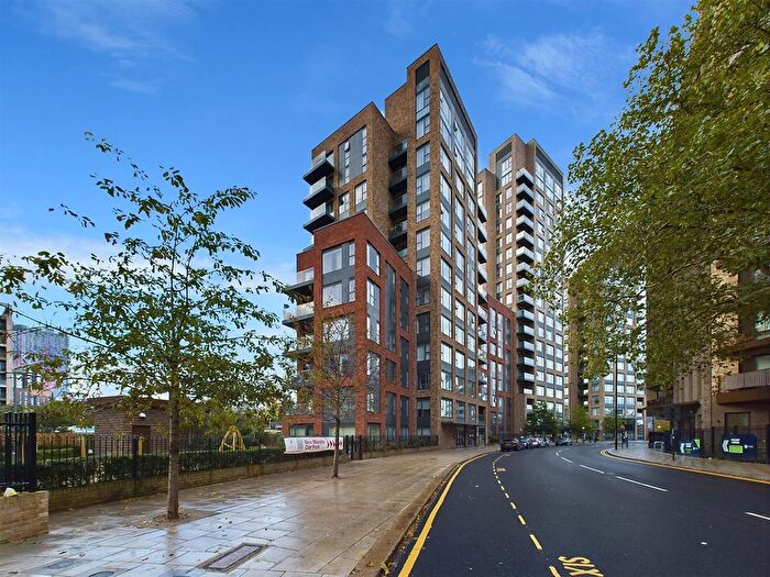 2 Bedroom Flat For Sale In Cherry Orchard Road, Croydon, CR0