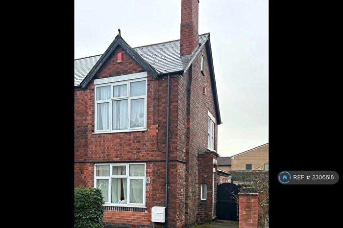 4 Bedroom Semi-Detached House To Rent In Greenfield Street, Nottingham, NG7