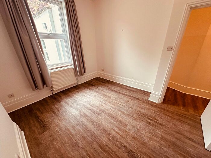 2 Bedroom Flat To Rent In Sussex Way, London, N7