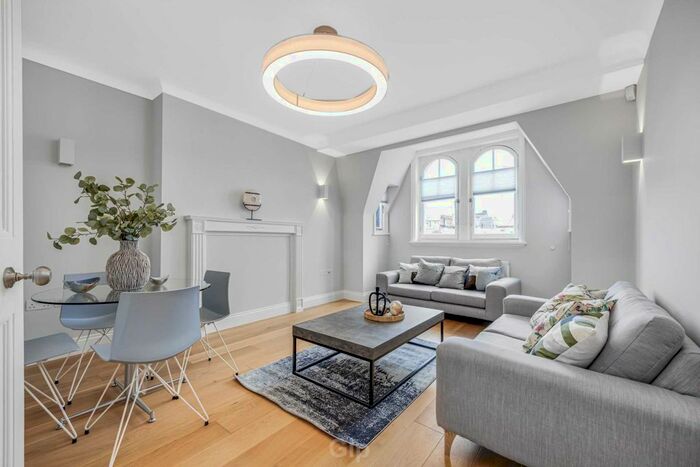 2 Bedroom Flat To Rent In Marylebone High Street, London, W1U