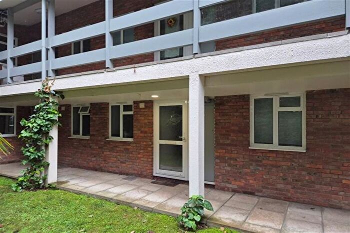 1 Bedroom Maisonette To Rent In Cross Lanes, Guildford, GU1