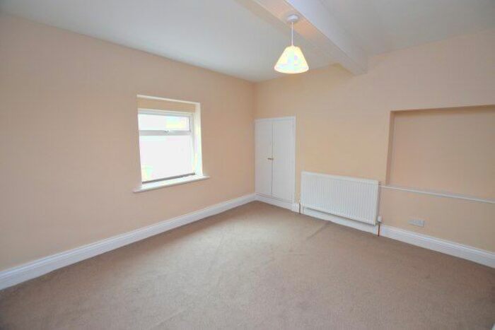 1 Bedroom Flat To Rent In Leeds Road, Wakefield, WF1