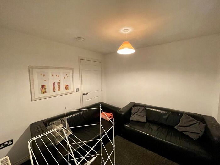 1 Bedroom House To Rent In Tailors Row, Norwich, NR3