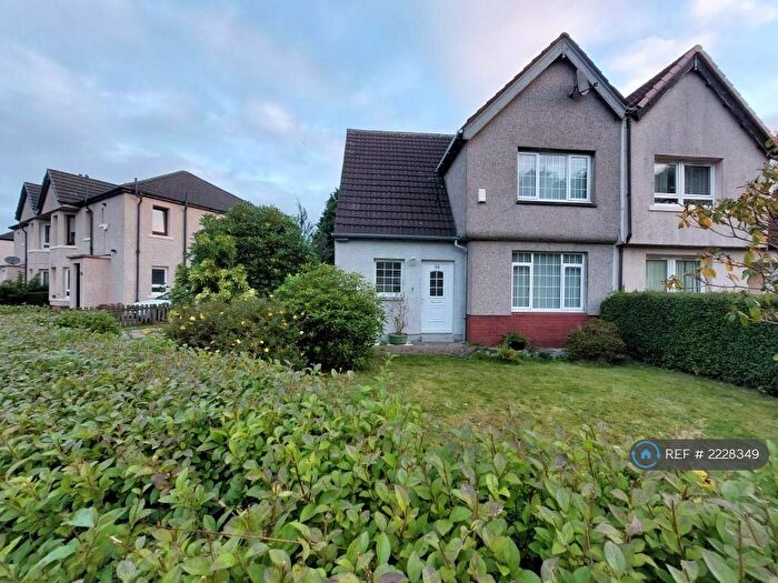 3 Bedroom Semi-Detached House To Rent In Craggan Drive, Glasgow, G14