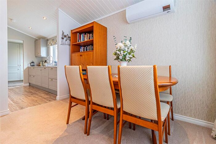 2 Bedroom Retirement Property For Sale In North Drive, Blunsdon Abbey Park, Blunsdon, SN25