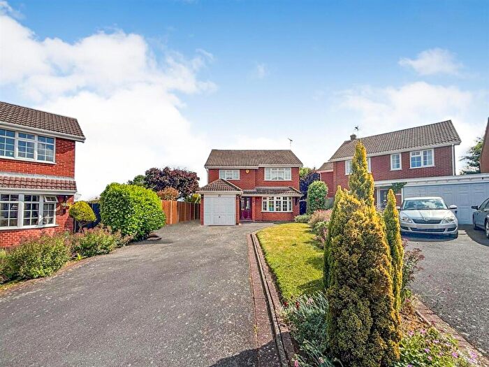 4 Bedroom Detached House For Sale In Andrew Close, Stoke Golding, CV13