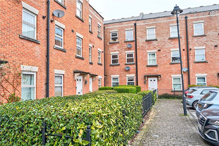 2 Bedroom Flat For Sale In Godwin Court, Old Town, Swindon, Wiltshire, SN1