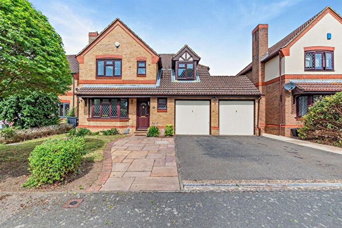 4 Bedroom Detached House For Sale In Peverel Drive, Bearsted, Maidstone, ME14
