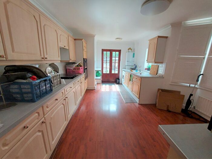 4 Bedroom Terraced House To Rent In Ilford, Essex, IG1