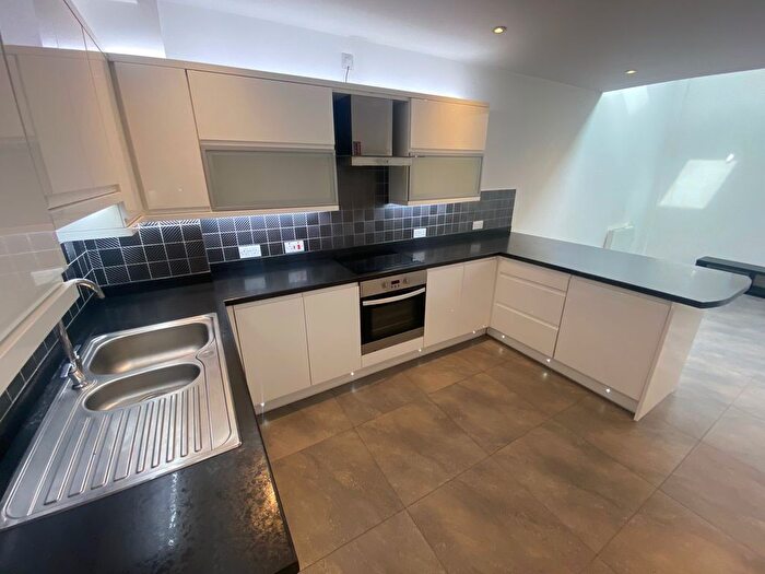 2 Bedroom Town House To Rent In Rose Mount, Prenton, CH43