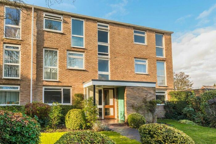 1 Bedroom Flat To Rent In Harrowdene Gardens, Teddington, TW11