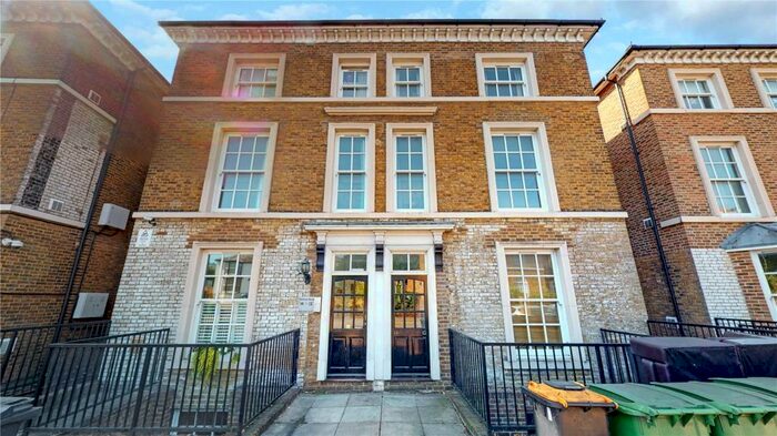 1 Bedroom Apartment To Rent In Oaklands House, - Ashford Road, Maidstone, Kent, ME14