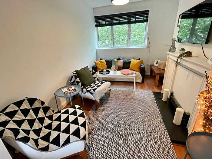 4 Bedroom Flat To Rent In Albany Street, Ucl, Lse, Regents Park, West End, Ual, London, NW1