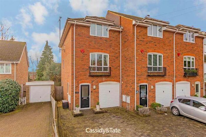 3 Bedroom End Of Terrace House To Rent In Hatfield Road, St Albans, AL4
