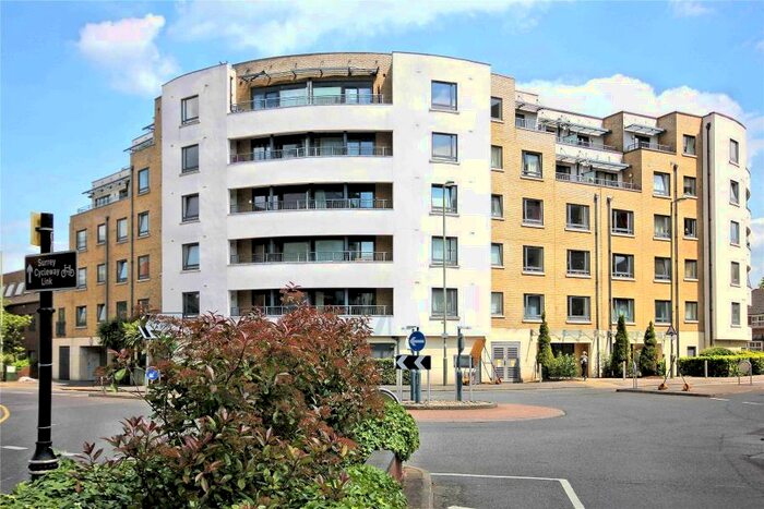 2 Bedroom Flat To Rent In Woking, GU21