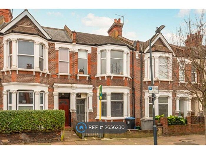 3 Bedroom Flat To Rent In Leghorn Road, London, NW10