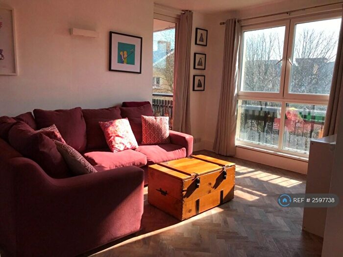 2 Bedroom Flat To Rent In Pakenham House, London, E2