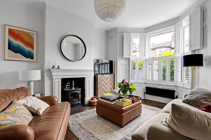 4 Bedroom Semi-Detached House For Sale In Montrave Road, Penge, London, SE20