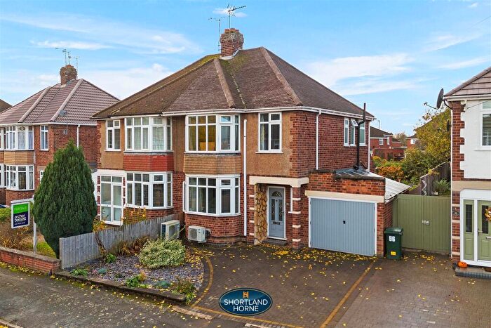 3 Bedroom Semi Detached House For Sale In Arnold Avenue, Styvechale, Coventry, CV3