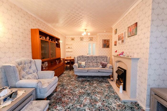 2 Bedroom Semi-detached Bungalow For Sale In Rennison Drive, Wombourne, Wolverhampton, WV5