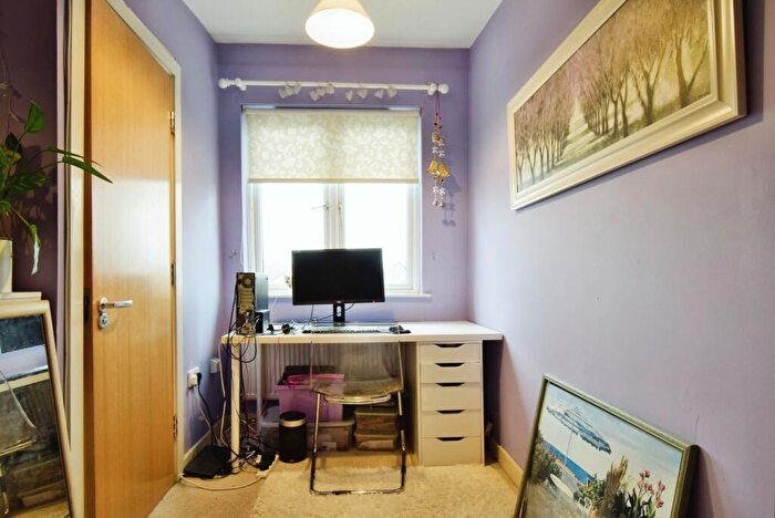 3 Bedroom End Of Terrace House For Sale In Epsom Avenue, Sale, Greater Manchester, M33