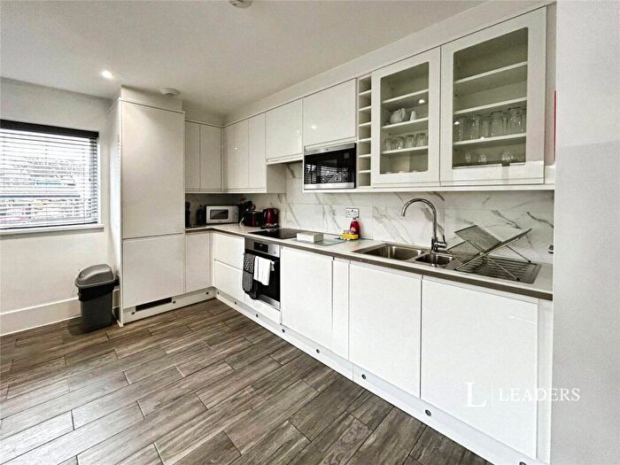 2 Bedroom House To Rent In Denmark Villas, Hove, East Sussex, BN3