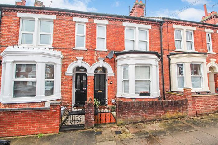 2 Bedroom Flat For Sale In Salisbury Street, Bedford, MK41