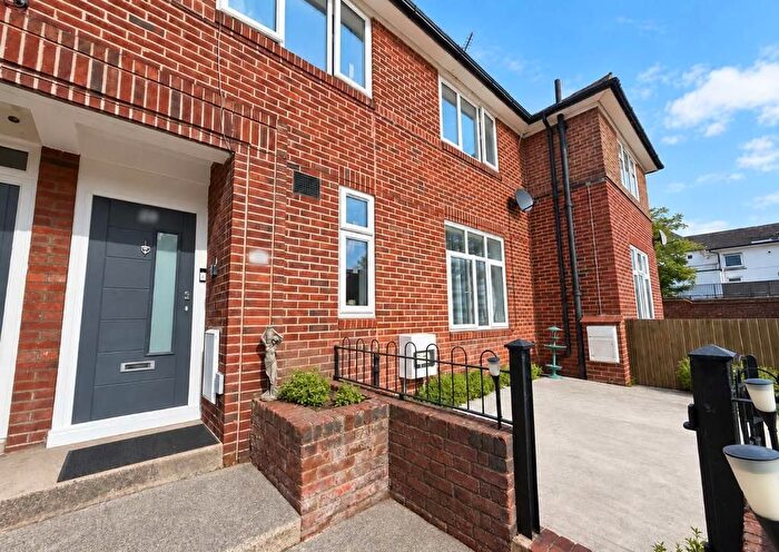5 Bedroom Terraced House To Rent In Brunel Road, London, SE16