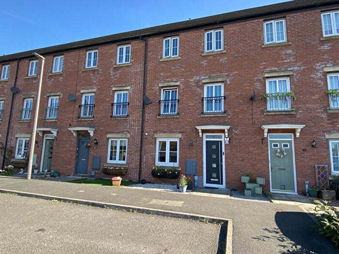 4 Bedroom Mews For Sale In Warburton Close, Barnton, CW8